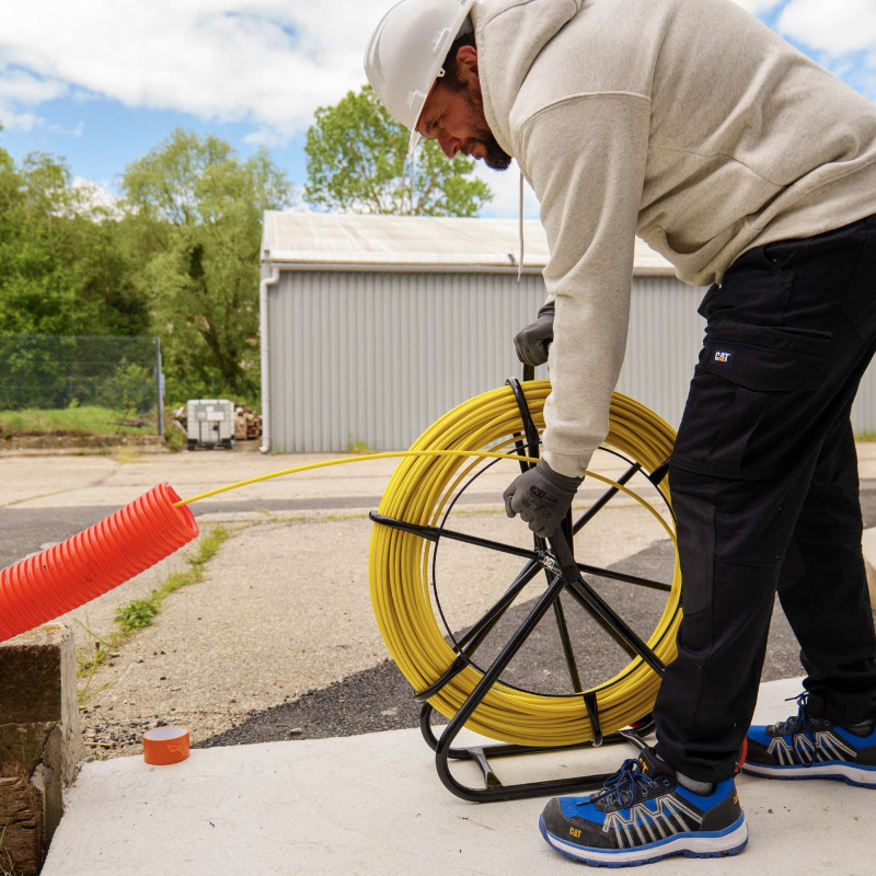 Aiguille tire fil sur dévidoir avec roues - 8mm - longueur 140m - Tire câble électricien Fibre de verre - Rigide et résistante