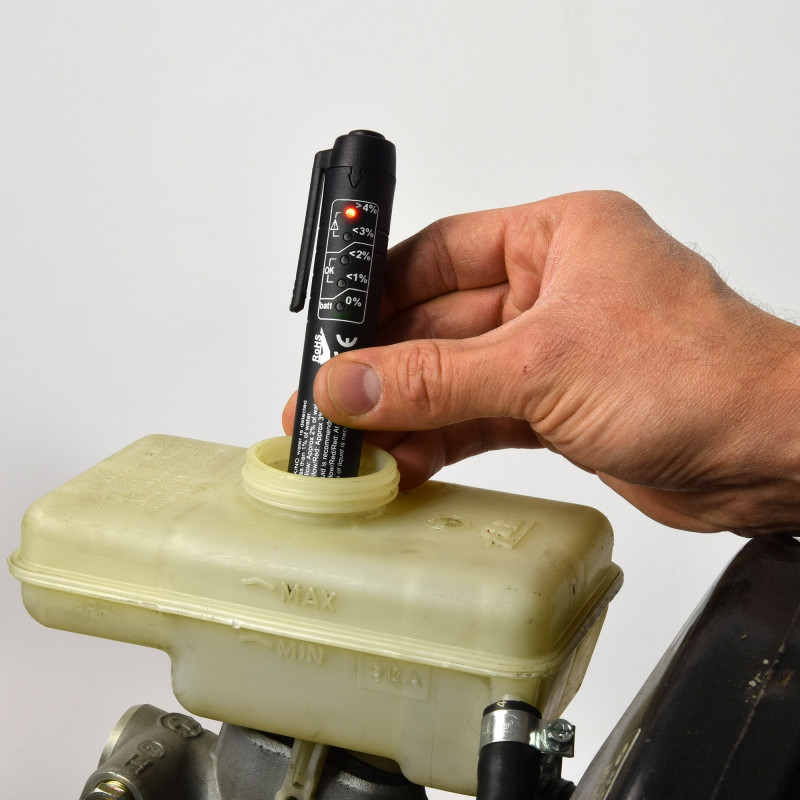 Testeur électronique pour liquide de freins et embrayage