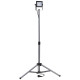 Projecteur LED de Chantier 20W GEFOM – 1600 Lumens – Sur Trépied Orientable – IP65 – Corps Aluminium
